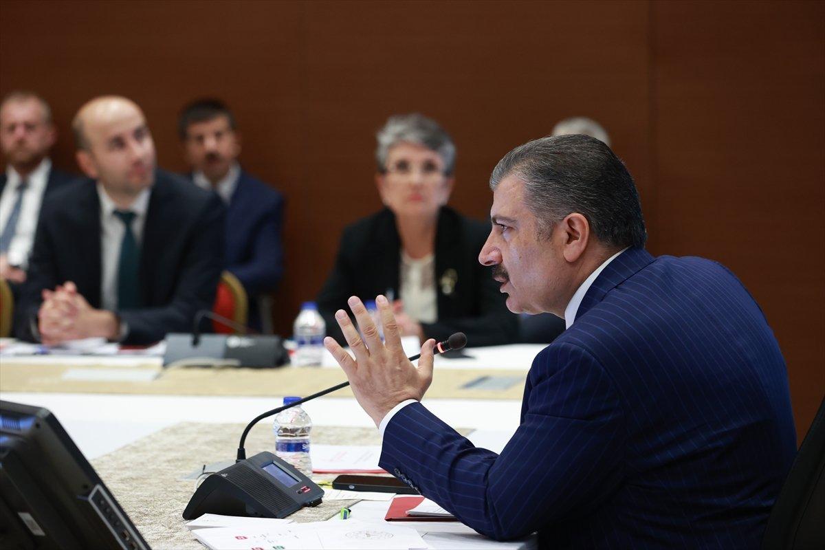 Fahrettin Koca'nın hekimlerle buluşmasının detayları