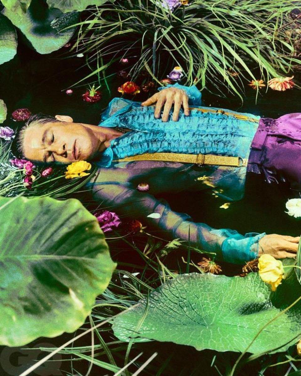 Brad Pitt, Hülya Avşar'a benzetildi