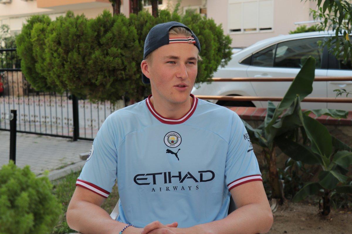 Kimlikle Türkiye'ye gelen ilk Norveçli tatiline başladı