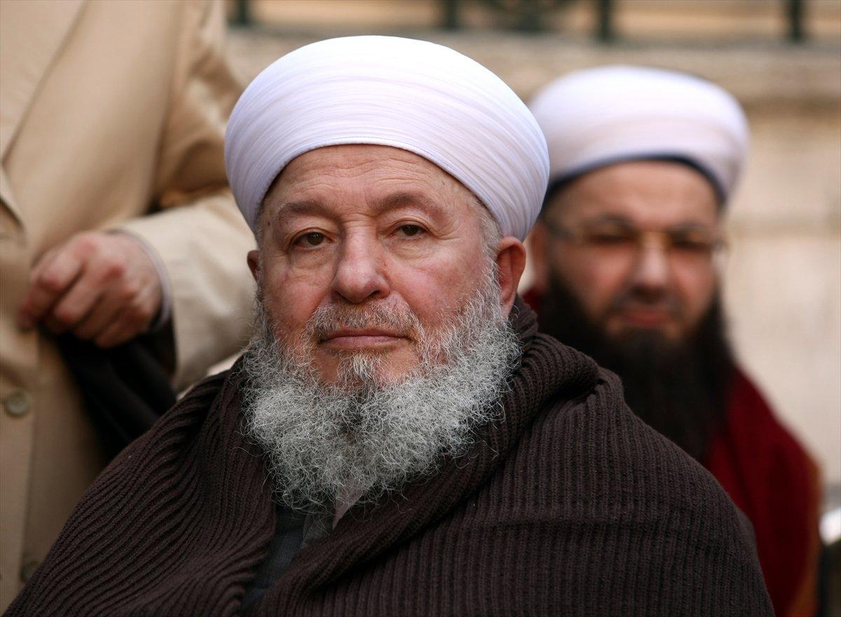 Cübbeli Ahmet, Mahmut Ustaosmanoğlu'nun cenaze töreninde gözyaşlarını tutamadı