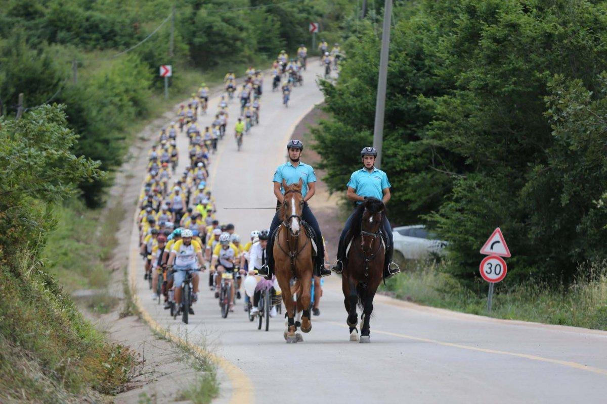 Kocaeli'de bir çift bisiklet festivaline katıldı