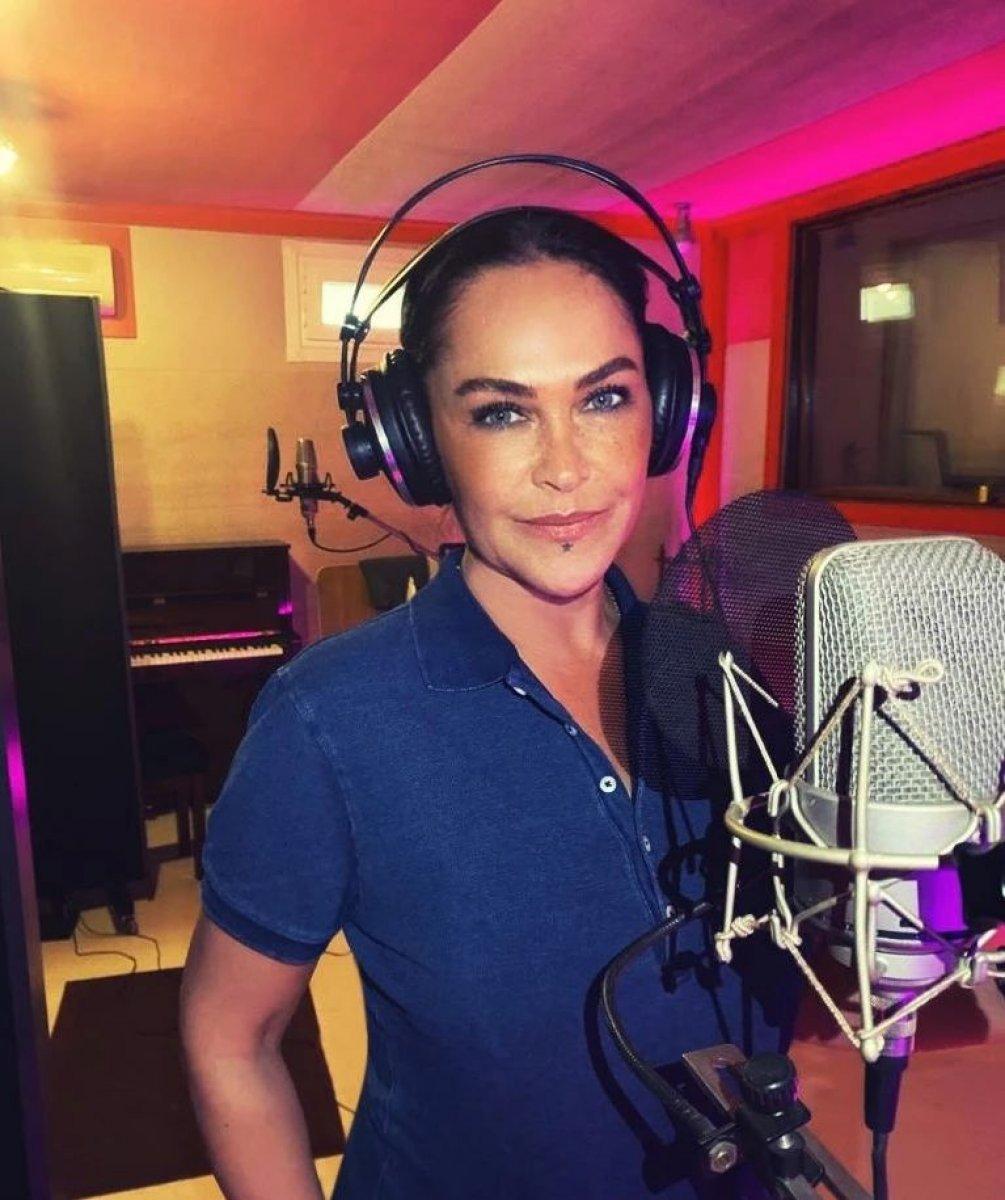 Brad Pitt, Hülya Avşar'a benzetildi