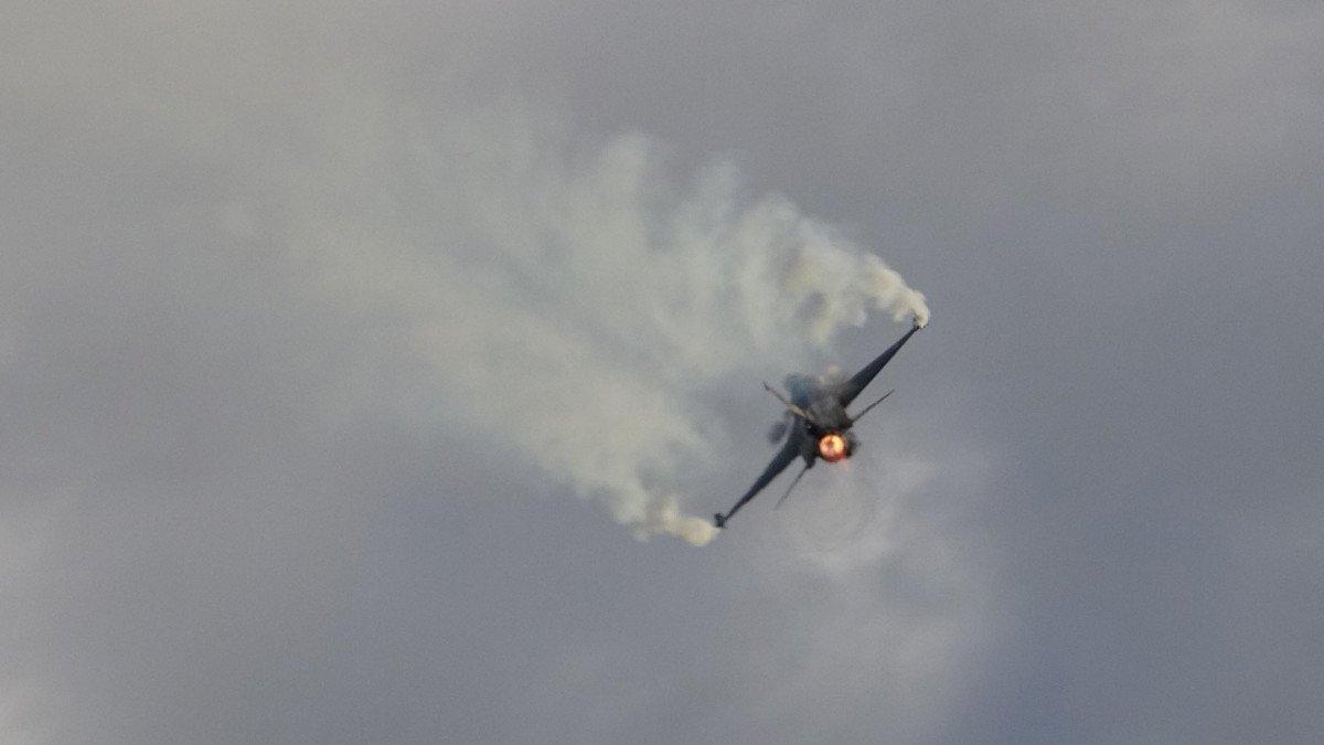 SoloTürk'ten Kocaeli'de nefes kesen gösteri uçuşu