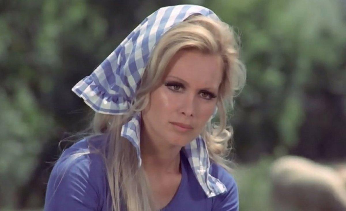 İlker İnanoğlu annesi Filiz Akın'ı paylaştı! Son hali hayranlarını üzdü..