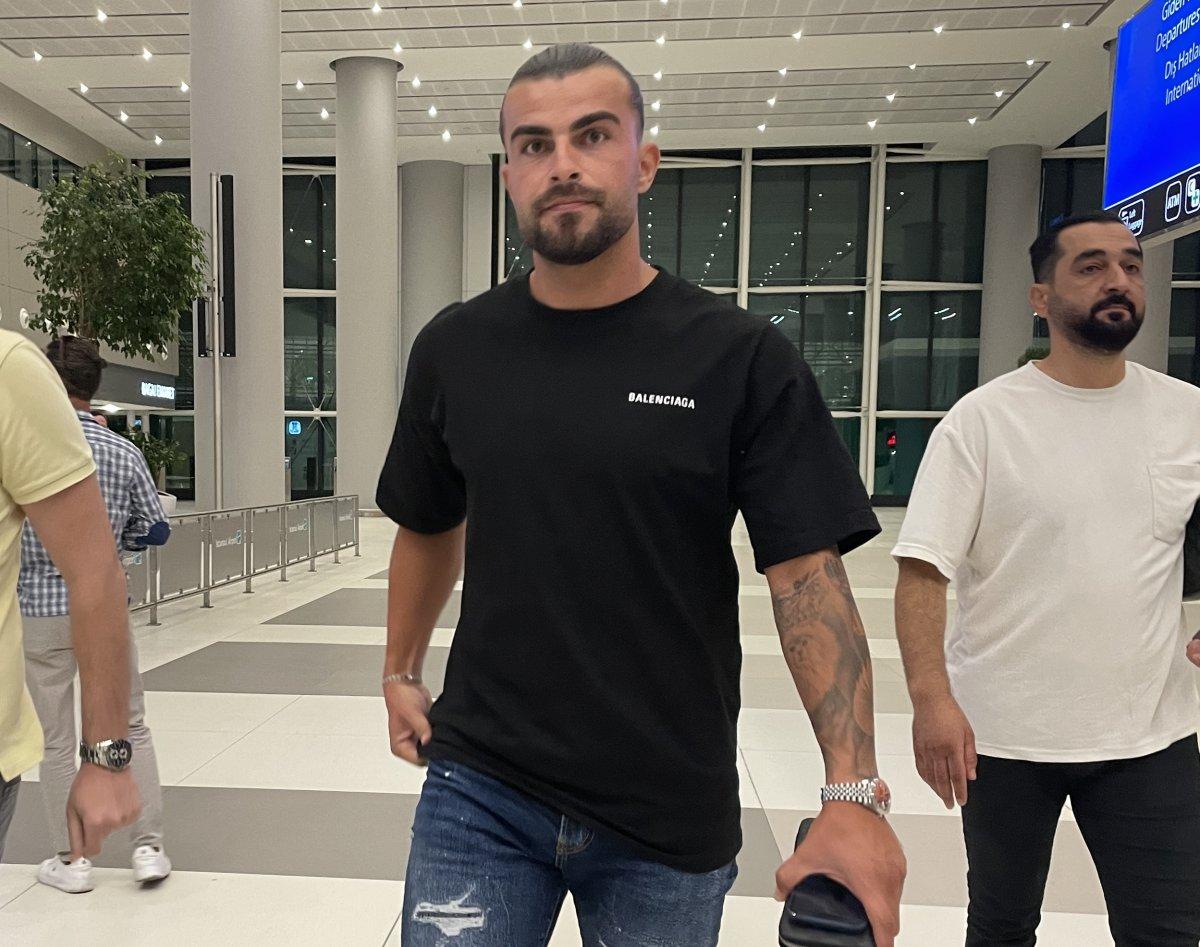 Galatasaray'ın anlaştığı Abdülkerim Bardakcı, İstanbul’a geldi