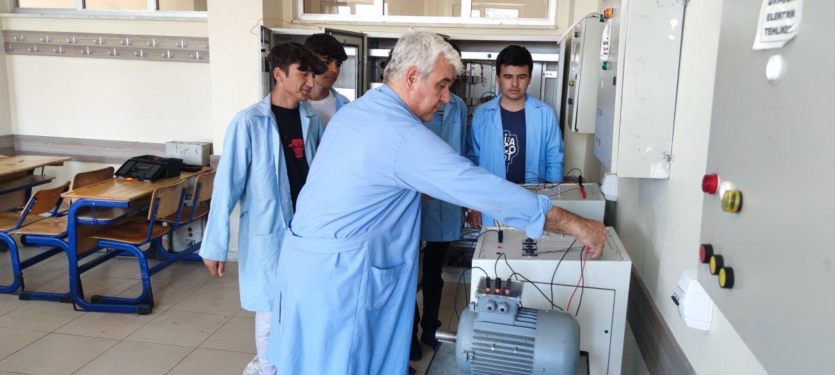 Kahramanmaraşlı lise öğrencileri Türkiye'de bir ilki başardı