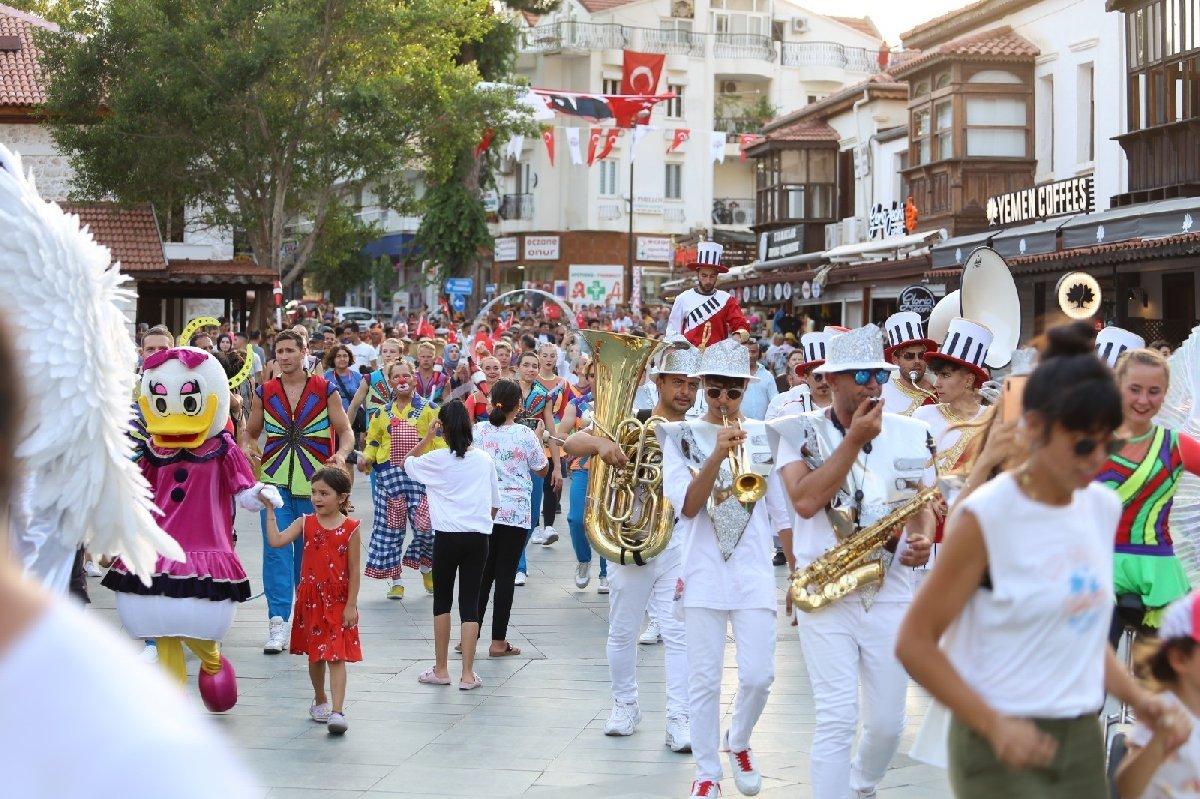 23. Uluslararası Likya Kaş Kültür ve Sanat Festivali coşkuyla başladı