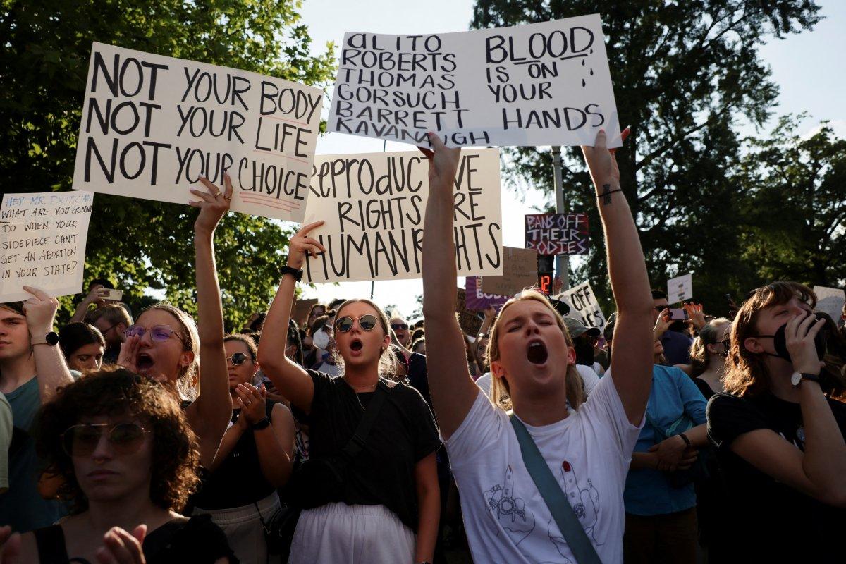 ABD'de kürtaj kararı sonrası yapılan eylemlere polisten sert müdahale