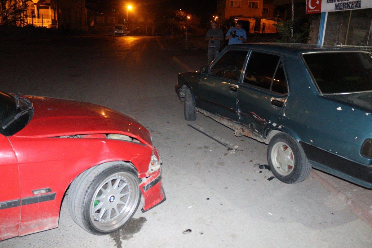 Kayseri'de drift atan araç park halindeki araca vurdu