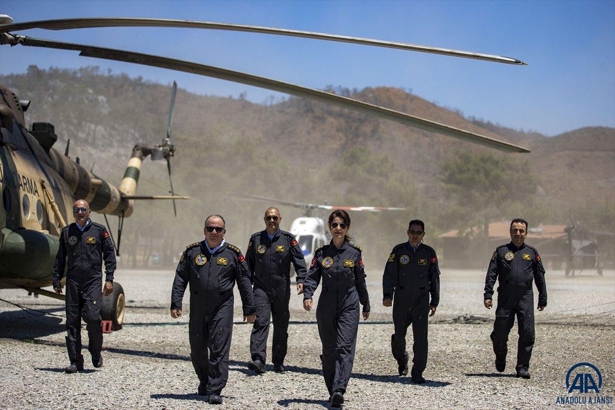 Jandarmanın kadın pilotu orman yangınında da görevinin başında