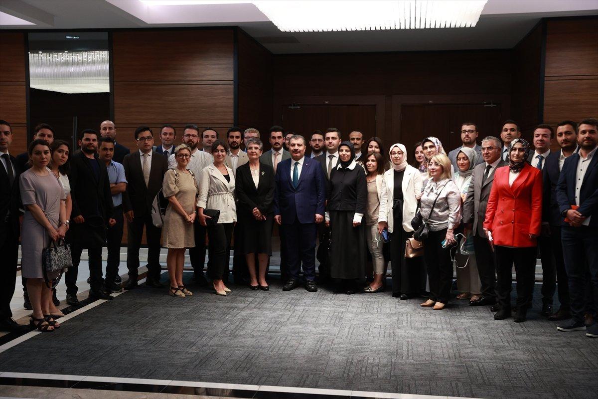 Fahrettin Koca hekimlere malpraktis yasasını anlattı