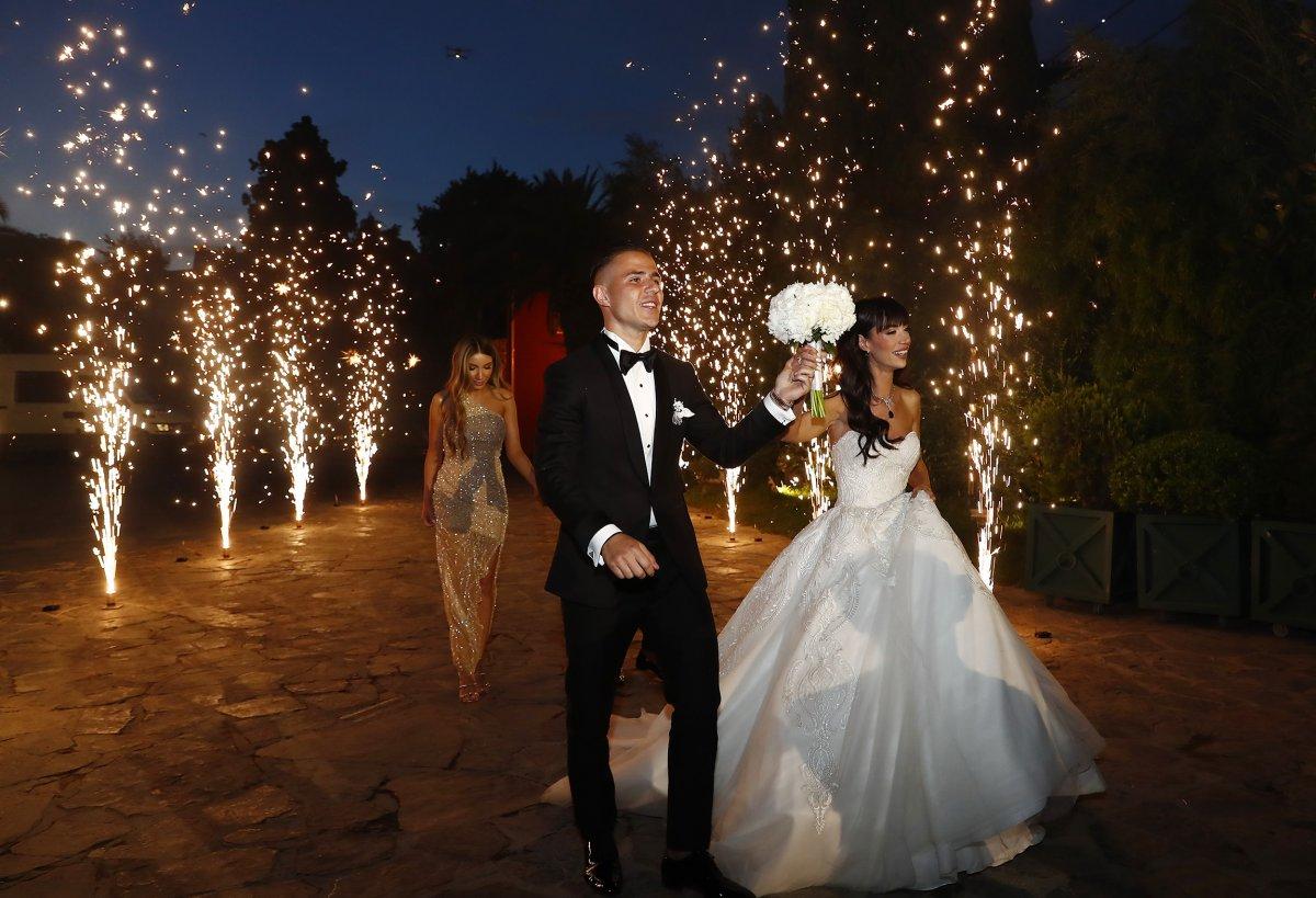 Fenerbahçeli futbolcu Dimitris Pelkas, Kiveli Marda ile dünyaevine girdi