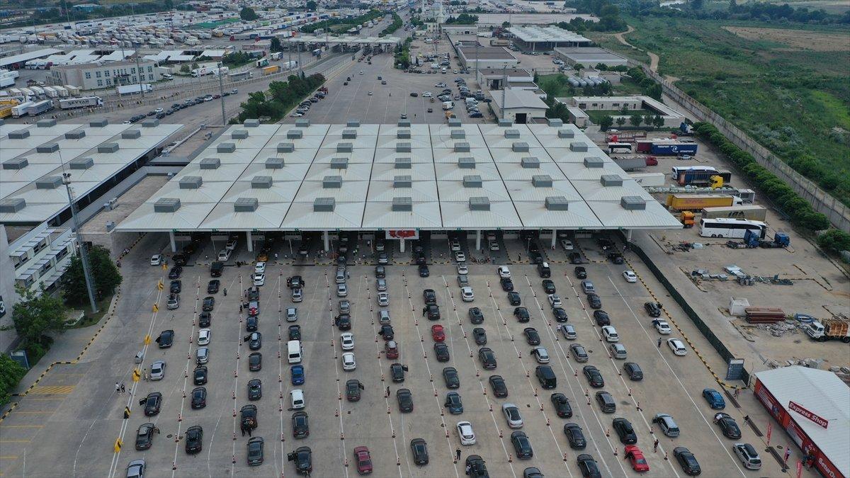 Gurbetçilerin gelişi yoğunlaştı, sınır kapılarından girişler arttı