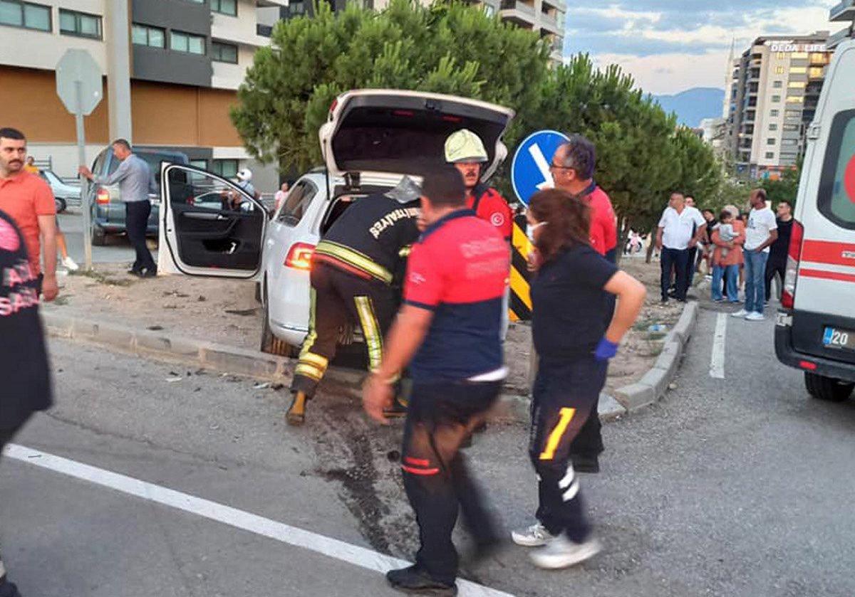 Denizli'deki kazada yayalara çarptılar: 1 bebek öldü, 7 kişi yaralandı