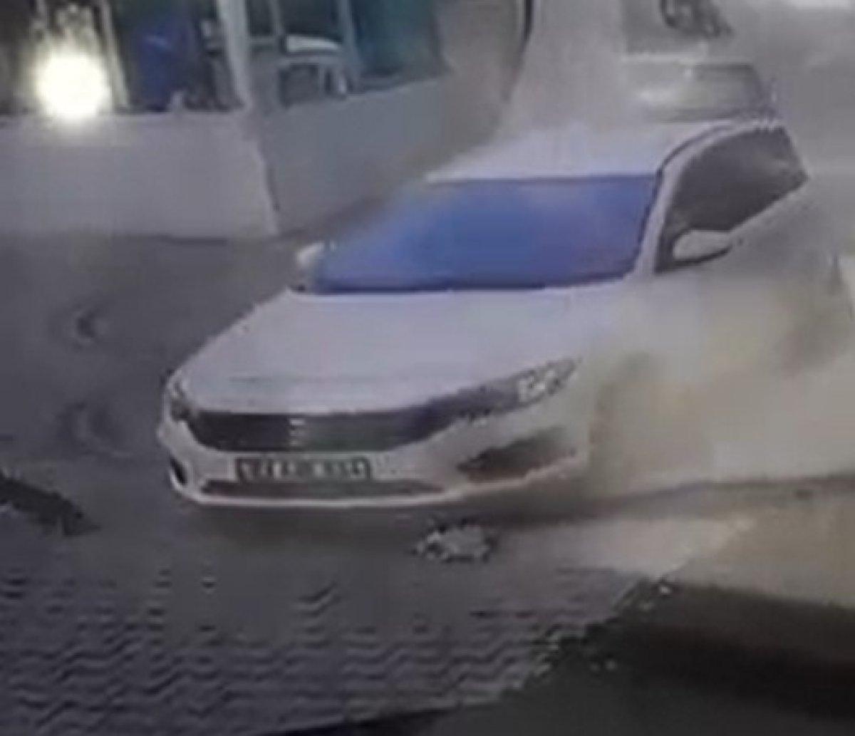 Antalya'da aracıyla kedinin üstünden geçti