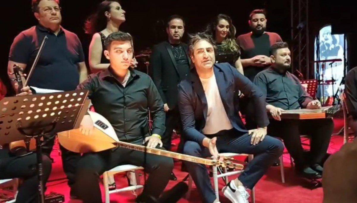 Mahsun Kırmızıgül, çıplak sesle konser verdi