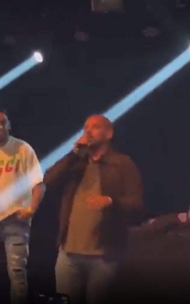 Wesley Sneijder Hollanda'da sahneye çıktı