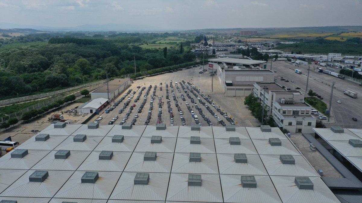 Gurbetçilerin gelişi yoğunlaştı, sınır kapılarından girişler arttı