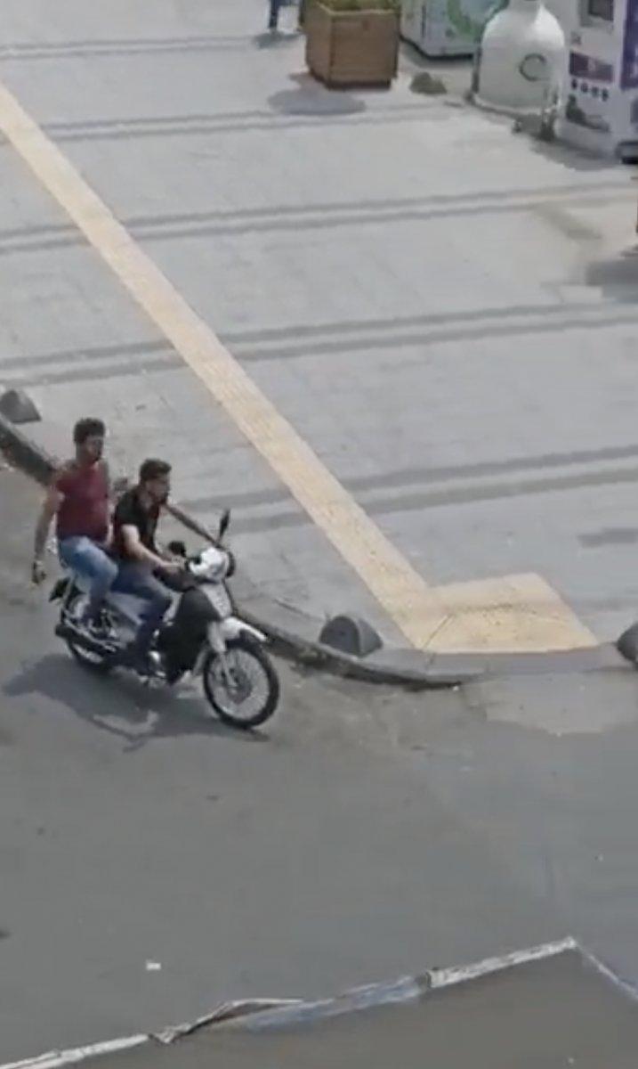 Cumhurbaşkanı Erdoğan'a sokak ortasında küfür edince dayak yedi