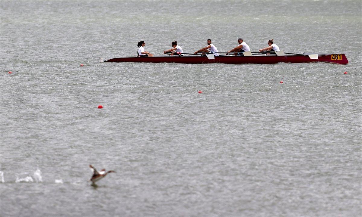 Ankara'da yıllar sonra kürek yarışı yapıldı