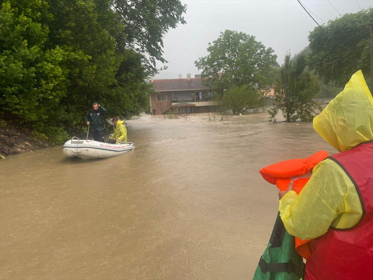 Kastamonu ve Bartın’da sağanak yağış sonrası ortaya çıkan görüntüler