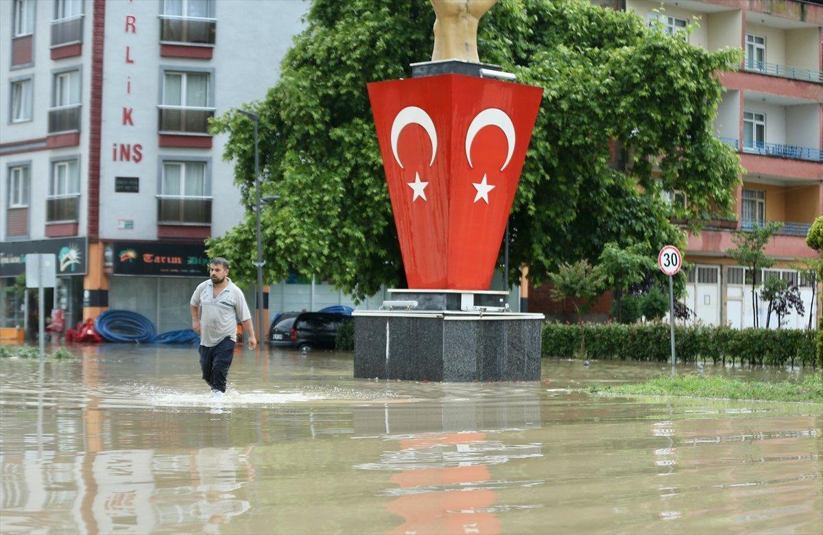 Kastamonu ve Bartın’da sağanak yağış sonrası ortaya çıkan görüntüler