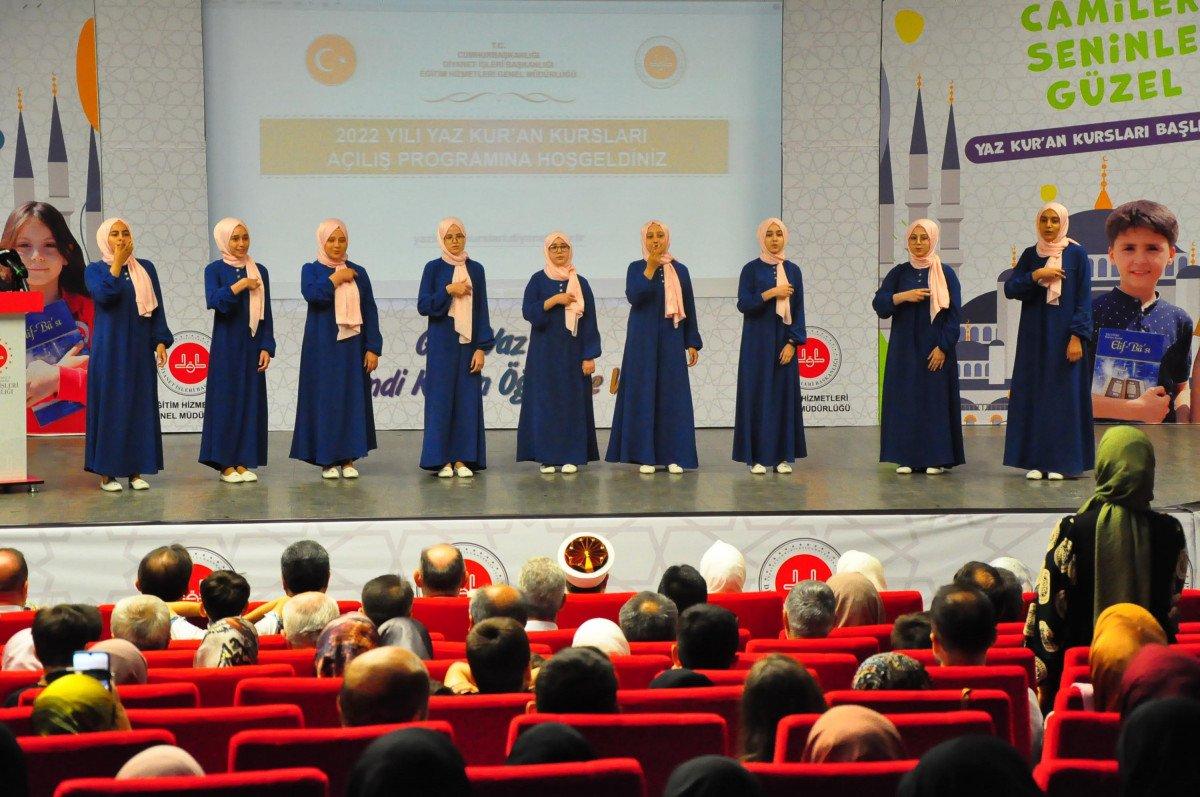 Ali Erbaş: Çocukları söz ve hareketlerinizle incitmeyin