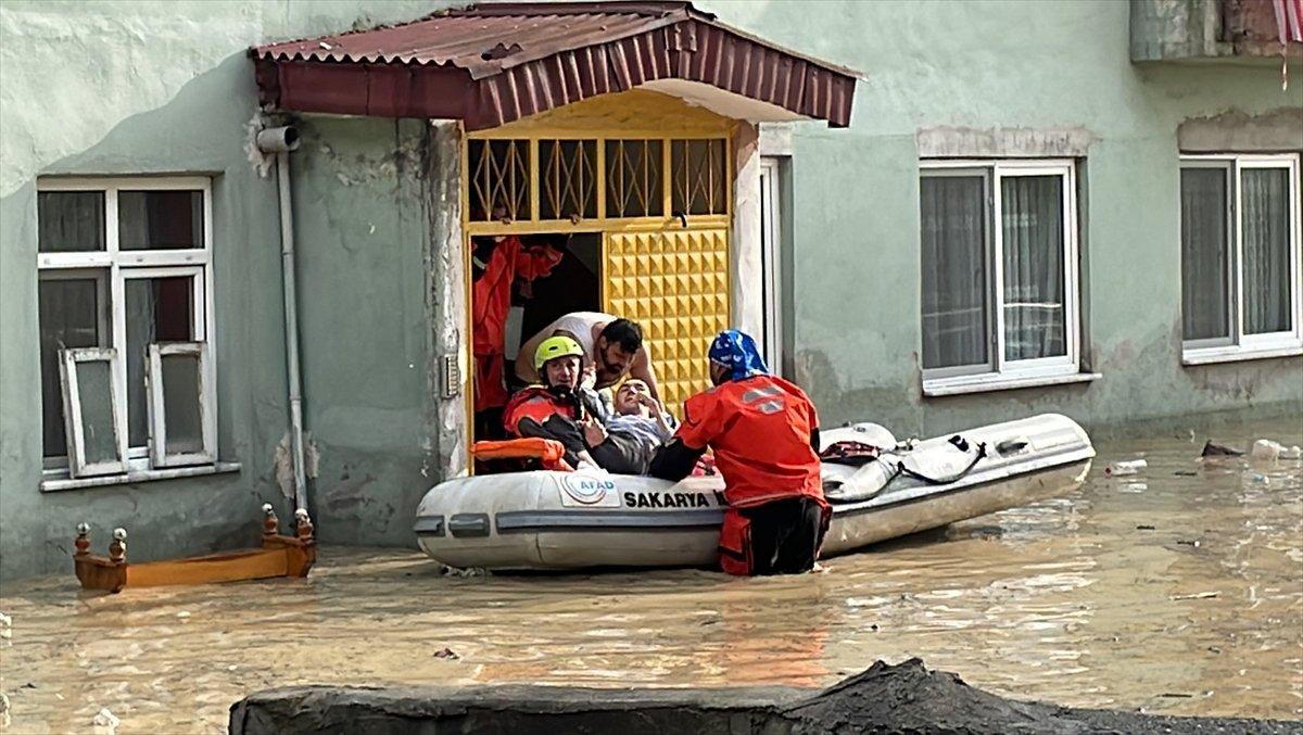 Murat Kurum'dan sel bölgesindeki vatandaşlara çağrı