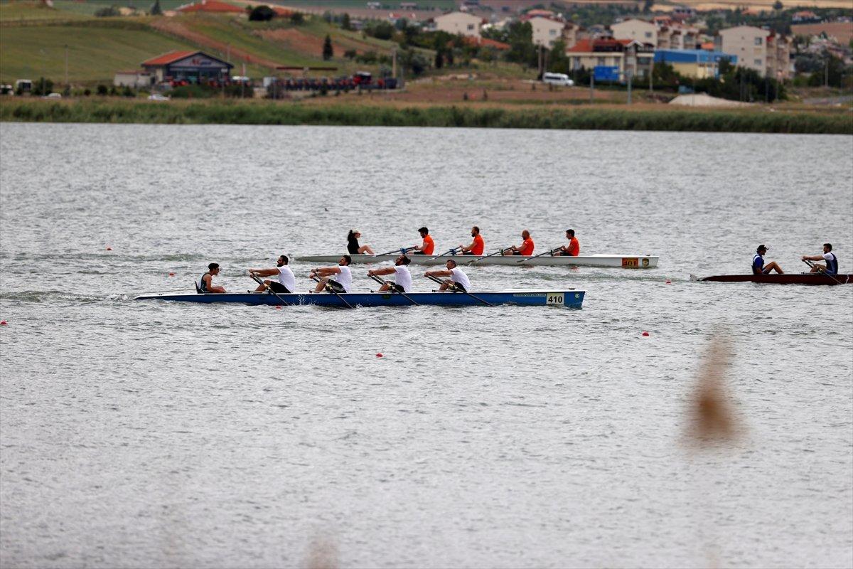 Ankara'da yıllar sonra kürek yarışı yapıldı