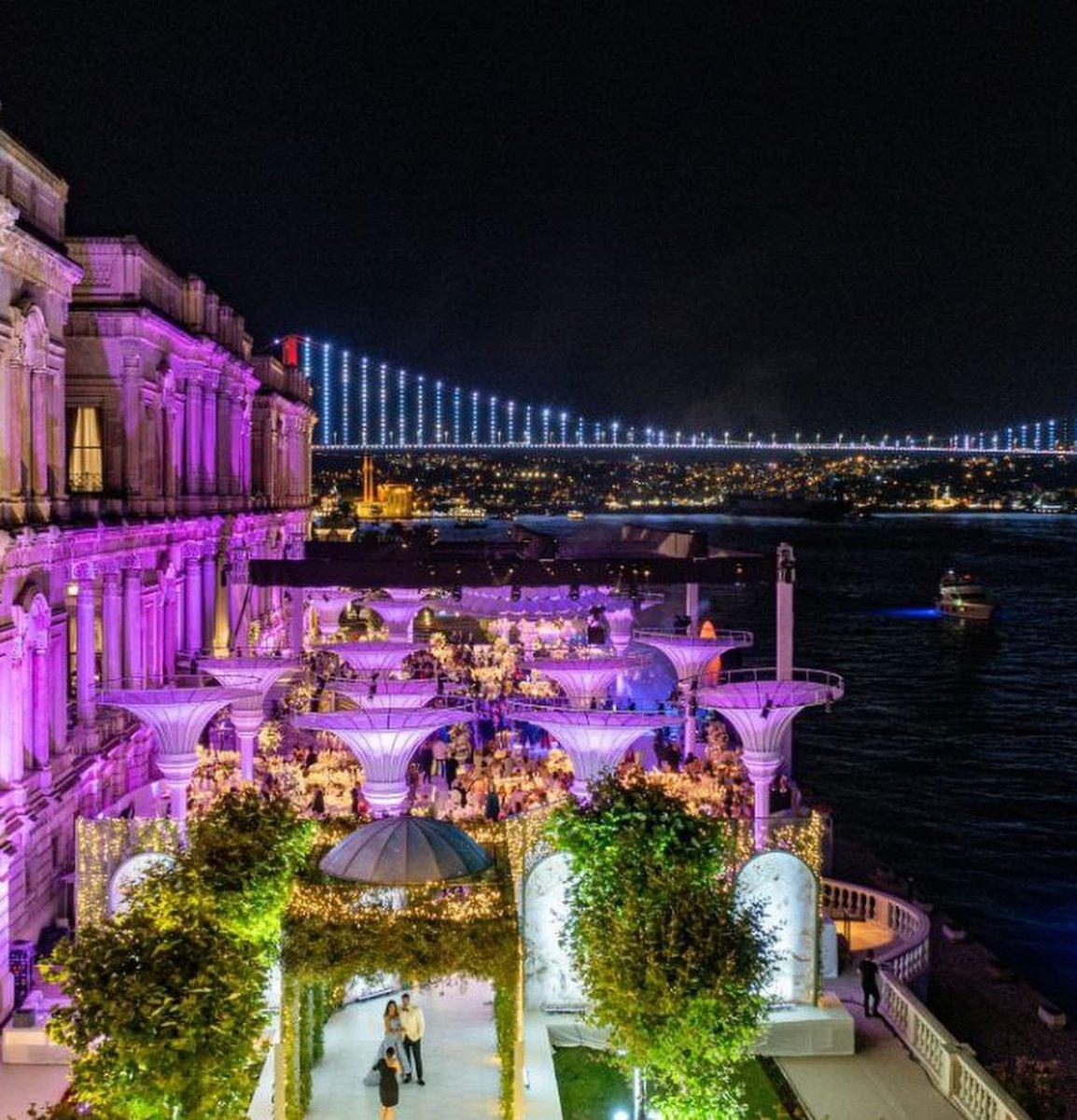 Nazlı Sabancı’nın gelinliği beğenildi