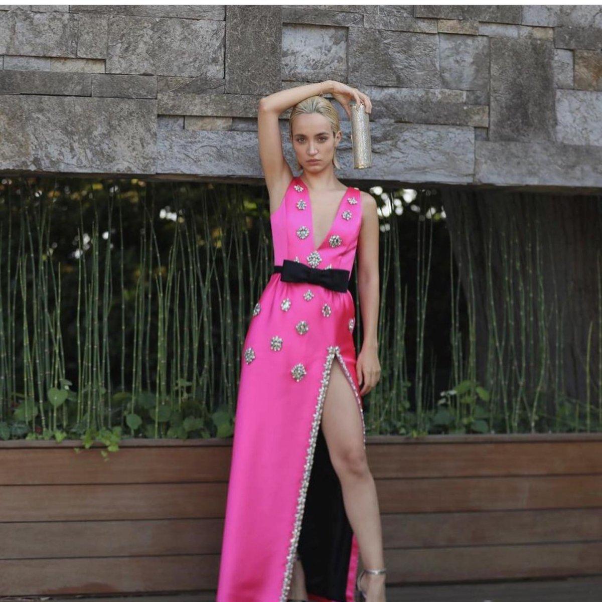 Nazlı Sabancı’nın gelinliği beğenildi