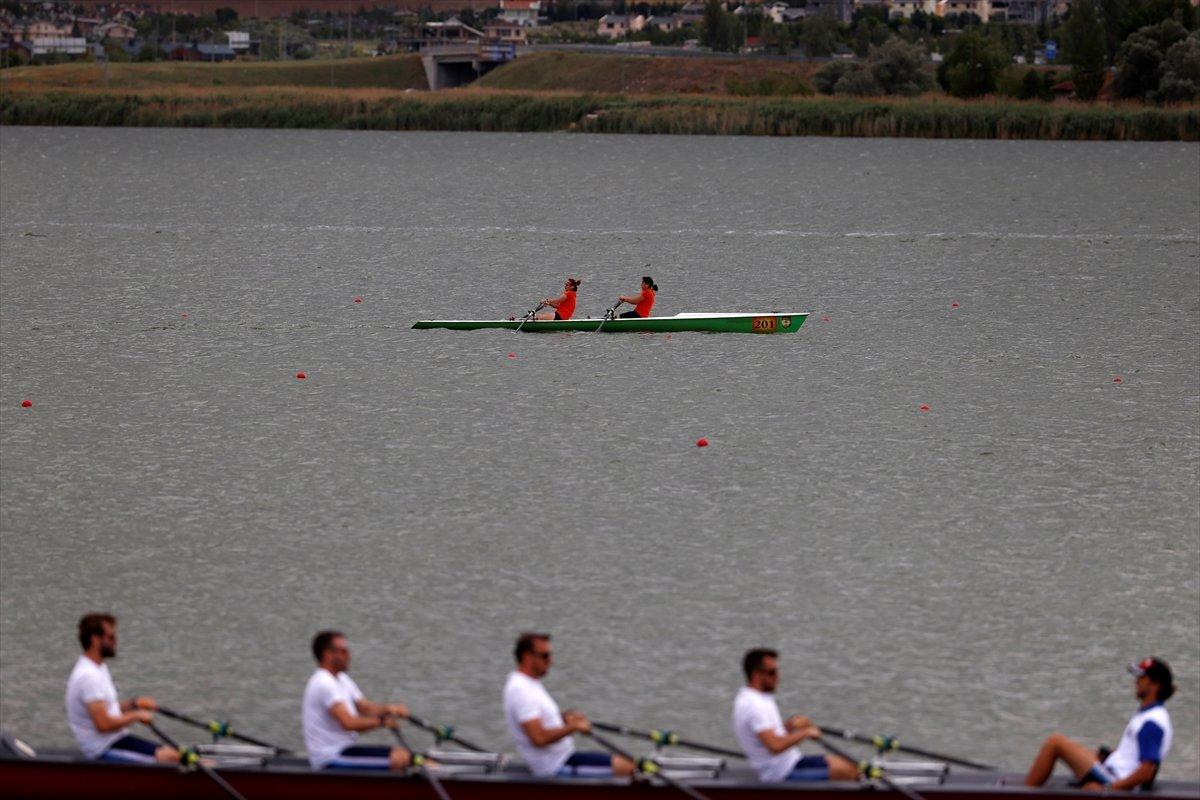 Ankara'da yıllar sonra kürek yarışı yapıldı