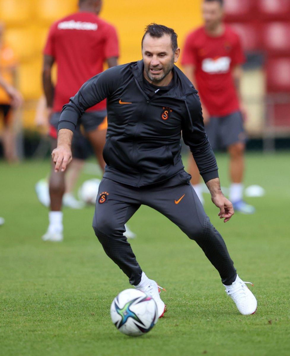 Okan Buruk'un Galatasaray'da ilk idmanı