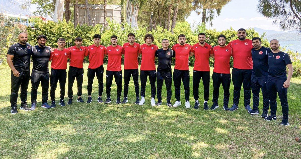 Türkiye 30 sporcuyla 20 Yaş Altı Avrupa Güreş Şampiyonası'nda