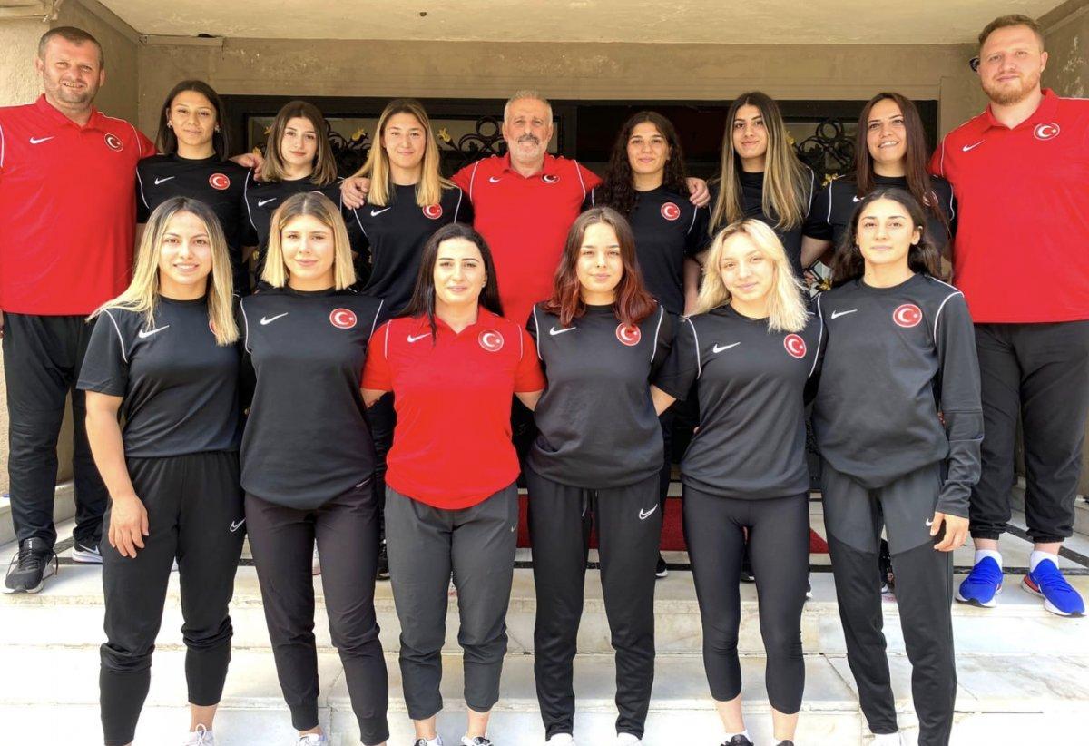 Türkiye 30 sporcuyla 20 Yaş Altı Avrupa Güreş Şampiyonası'nda