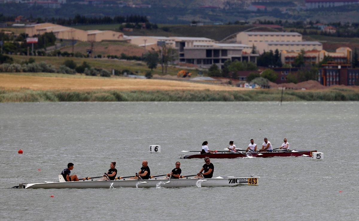 Ankara'da yıllar sonra kürek yarışı yapıldı