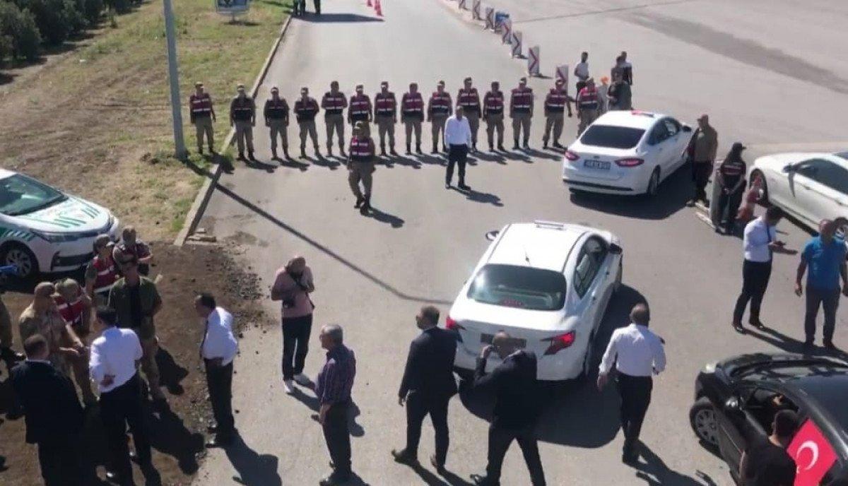 Ümit Özdağ ve konvoyu, Hatay'a giremedi