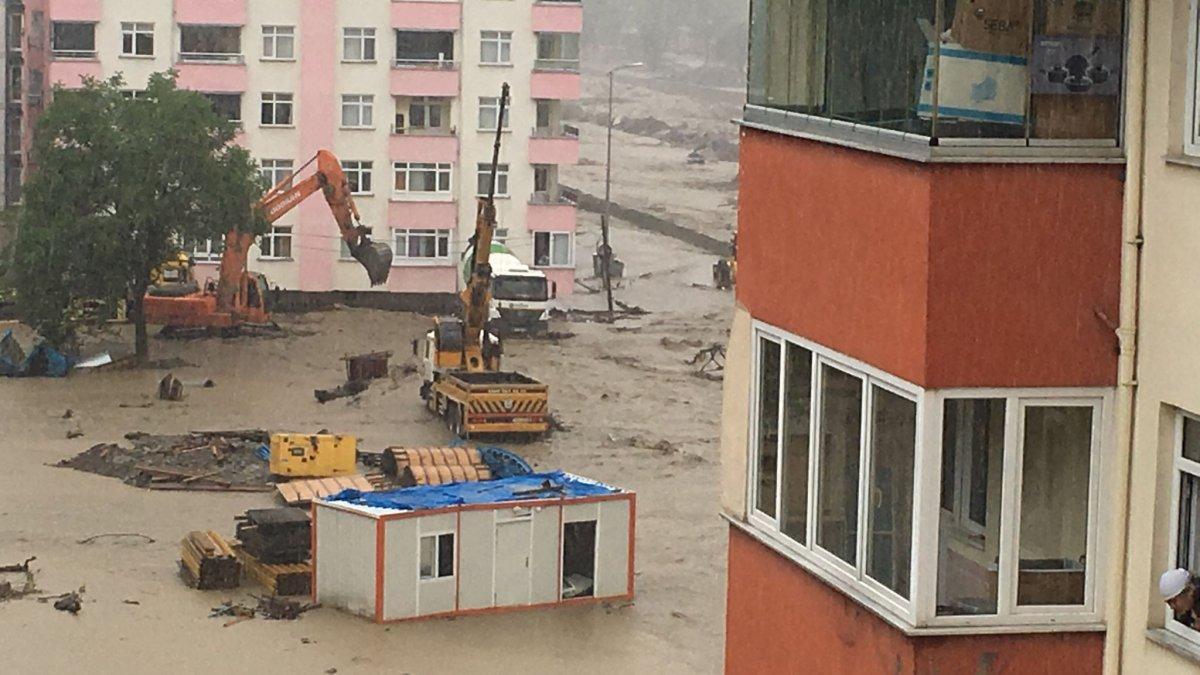 Kastamonu'da Ezine Çayı yeniden taştı