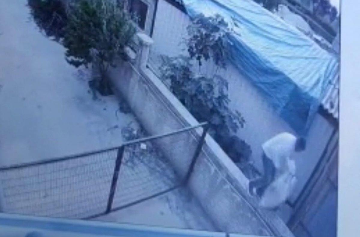 Bursa'da iş yerine giren hırsız, çaldıklarını çuvala koydu