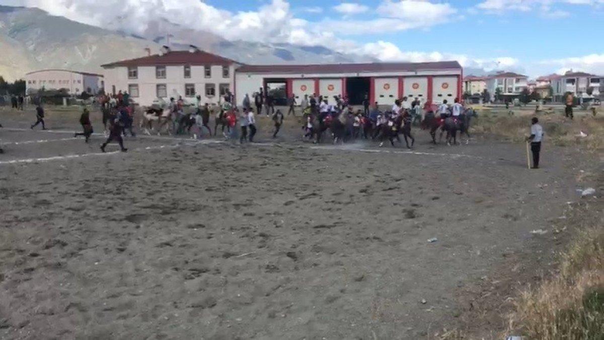 Erzincan’da cirit sahasındaki kavgada, ortalık savaş alanına döndü