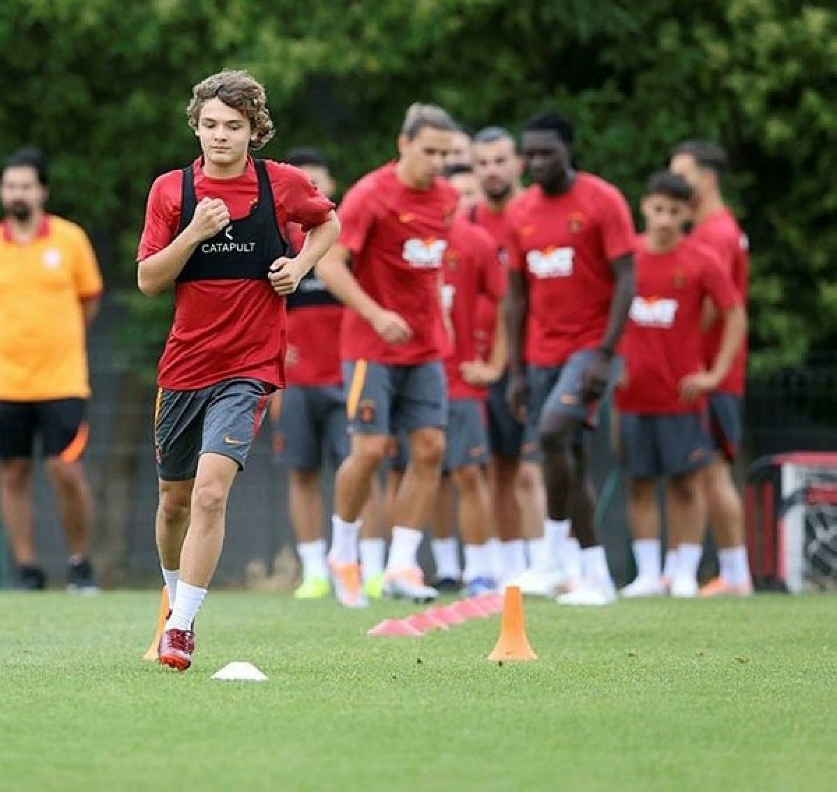 Okan Buruk'un Galatasaray'da ilk idmanı