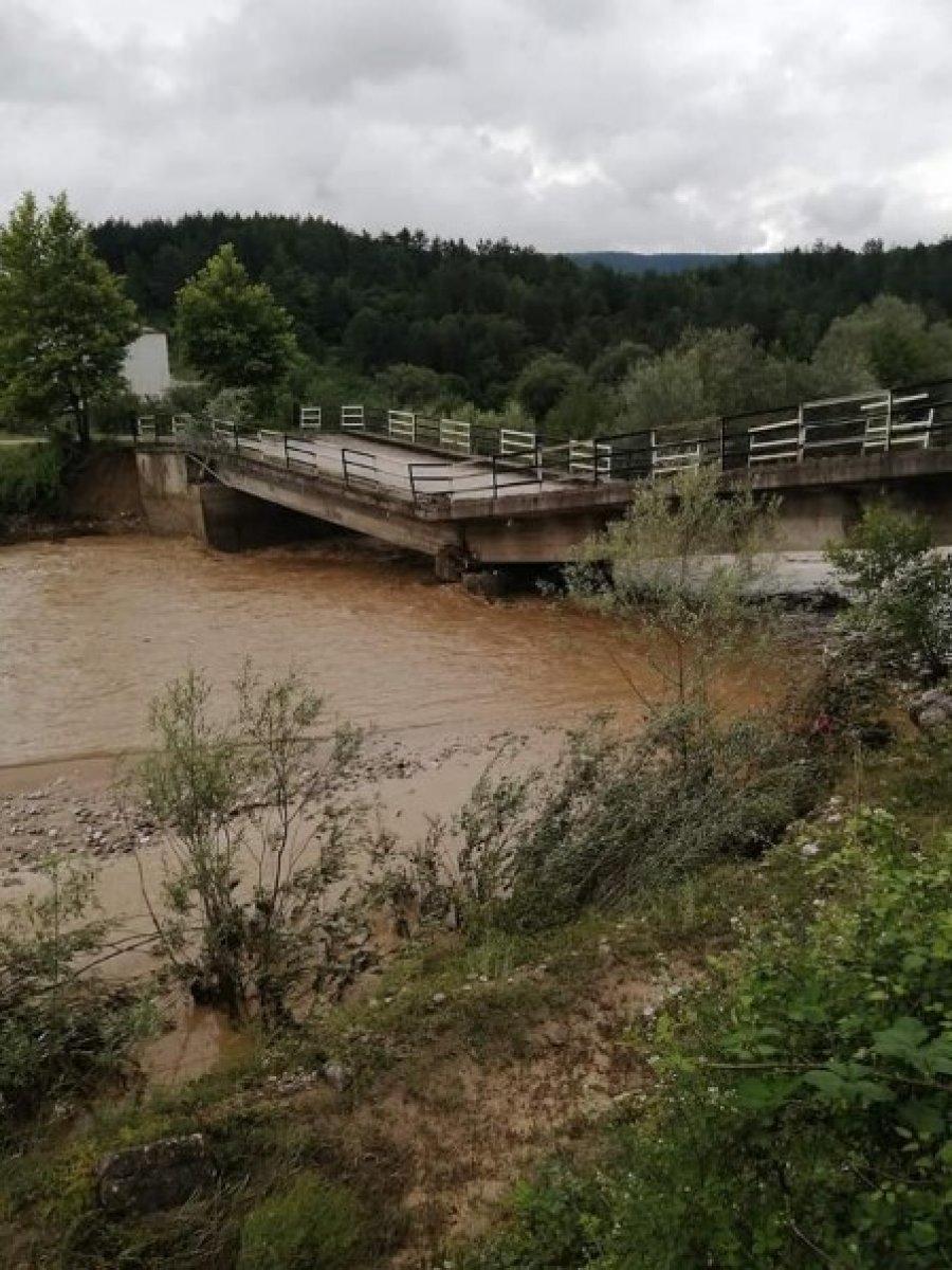 Bolu Mengen'de dereler taştı, köprüler yıkıldı