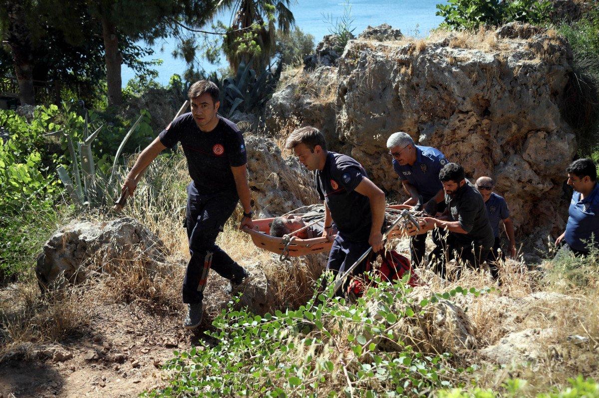 Antalya'da tuvaletini yaparken, falezlerden yuvarlandı