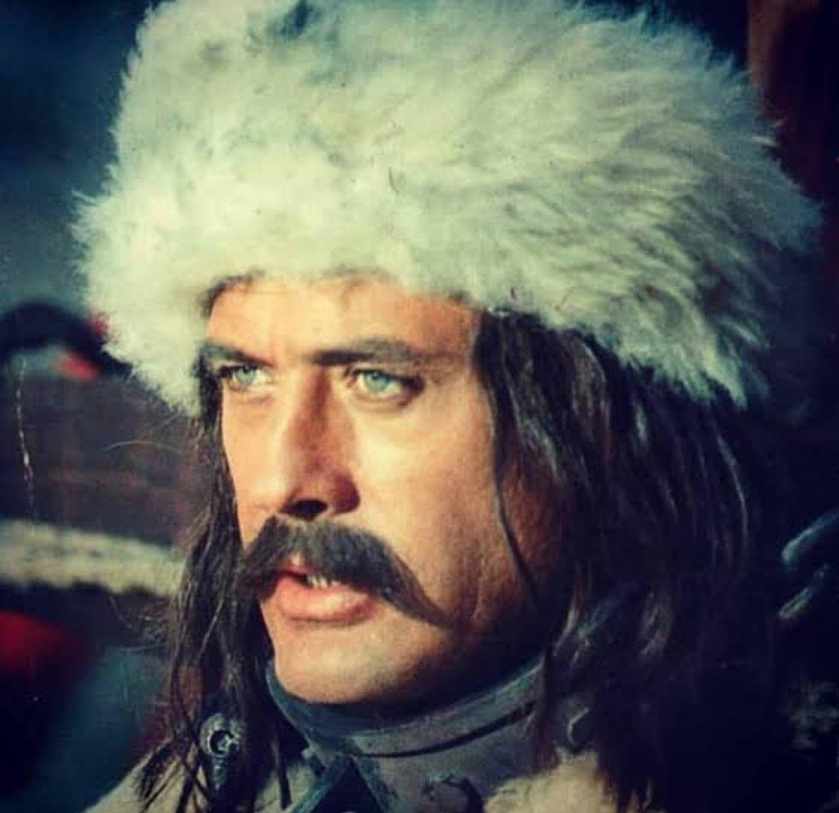 Cüneyt Arkın'ın ölmeden anılarını yazdığı son kitabı: Benim Kahramanım Türk Halkıdır