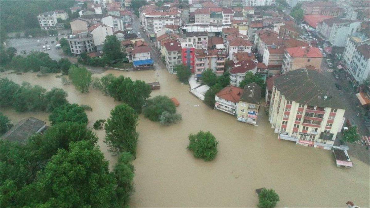 Bartın'da taşkın nedeniyle tarihi Kemerköprü su altında kaldı