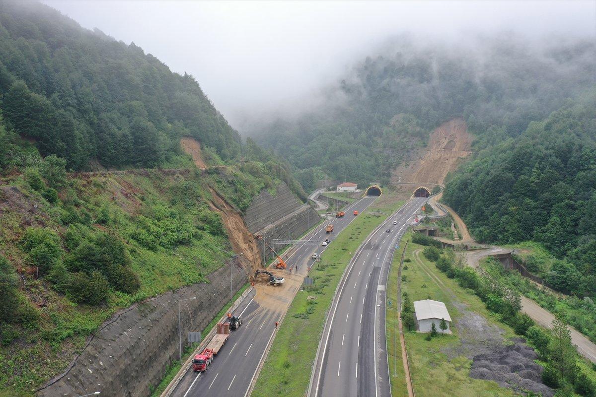 Bolu Tüneli girişinde heyelan: İstanbul istikameti ulaşıma kapatıldı