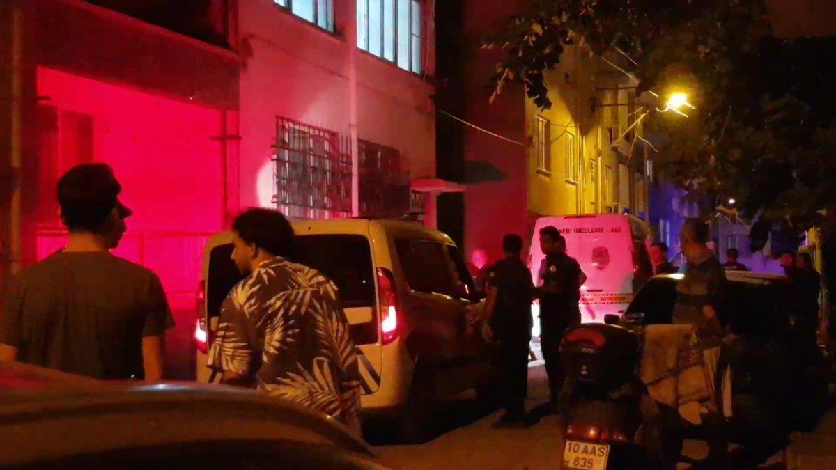 Balıkesir’de anne babasını darbeden şahsı, 14 yaşındaki kardeşi bıçakladı