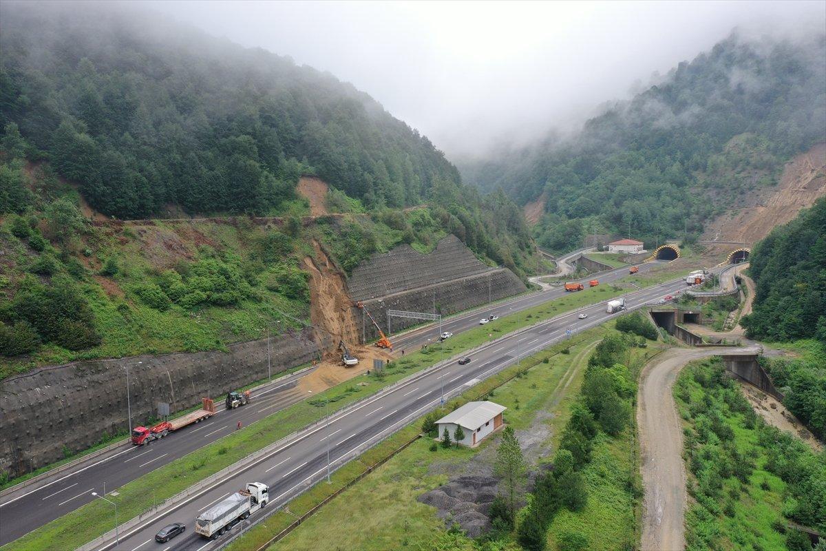Bolu Tüneli girişinde heyelan: İstanbul istikameti ulaşıma kapatıldı