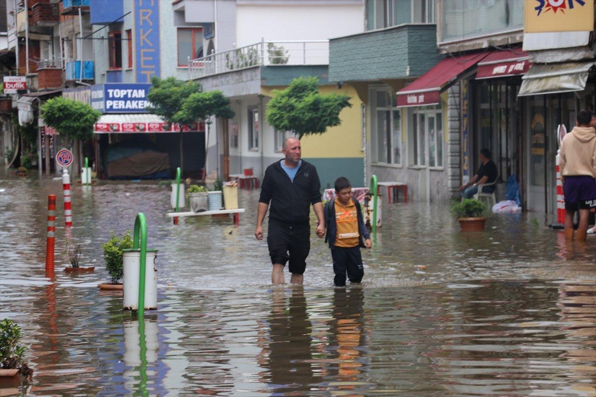 Zonguldak'ta şiddetli yağışlar Filyos Çayı'nı taşırdı