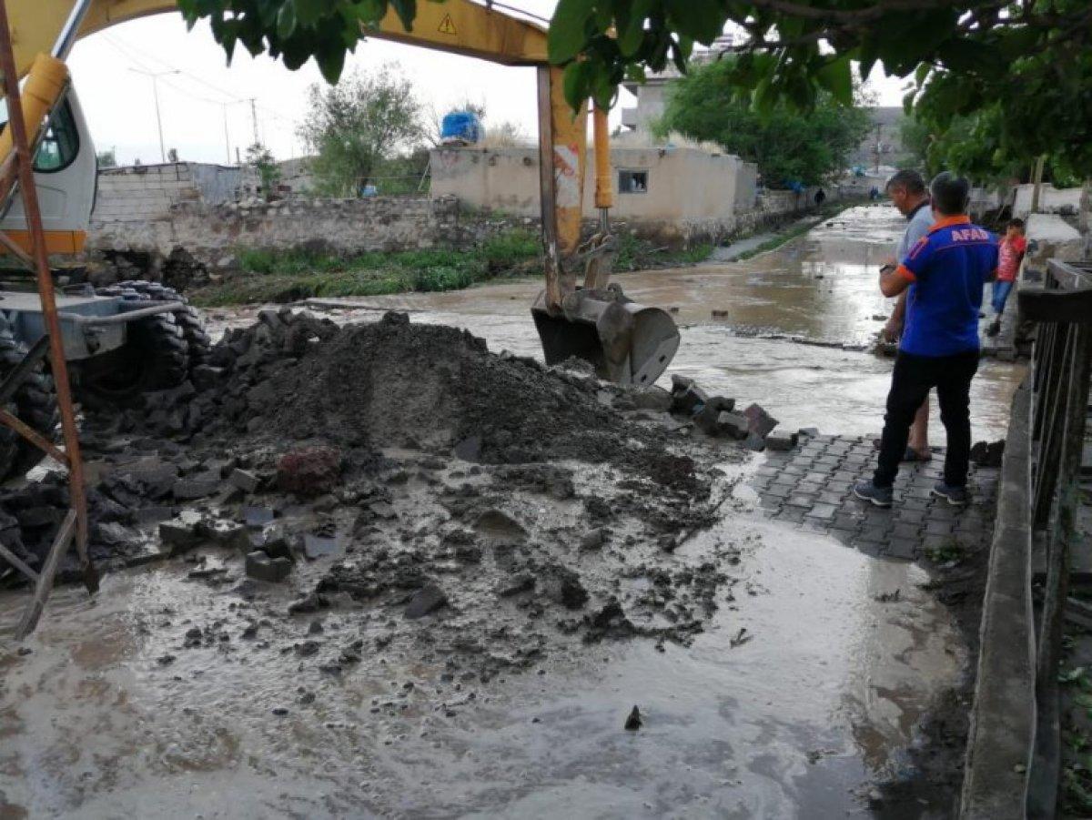 Ağrı ve Iğdır'da sağanak sonrası sel